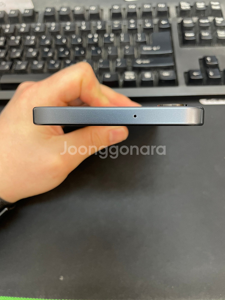 갤럭시A16 블랙 128GB 무잔상 상태좋은 중고팝니다--2