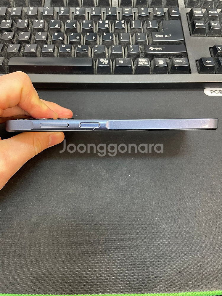갤럭시A25 블랙 128GB 무잔상 상태좋은 중고팝니다--3