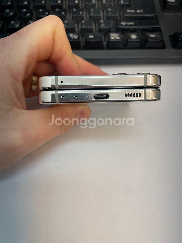 갤럭시Z플립5 민트 512GB 상태좋은 중고팝니다.--4