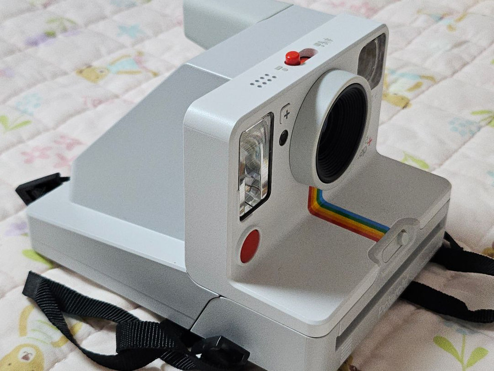폴라로이드 원스텝 플러스 카메라 이미지
