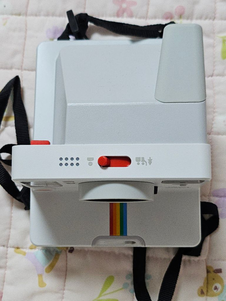 폴라로이드 원스텝 플러스 카메라 이미지