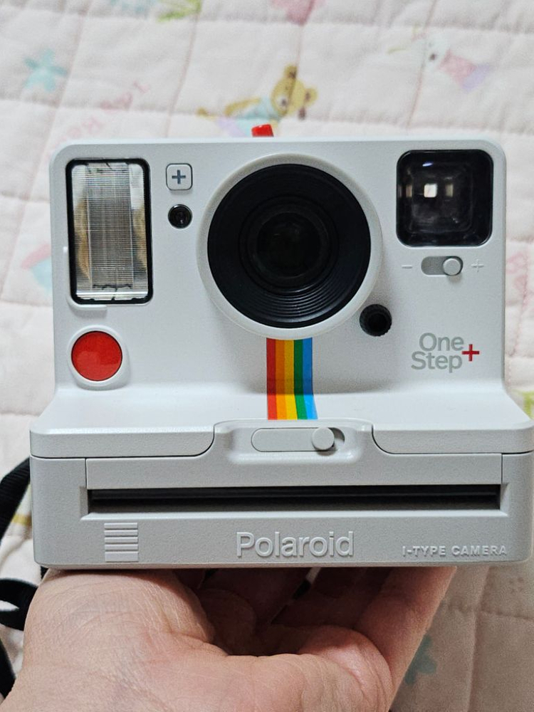 폴라로이드 원스텝 플러스 카메라 이미지