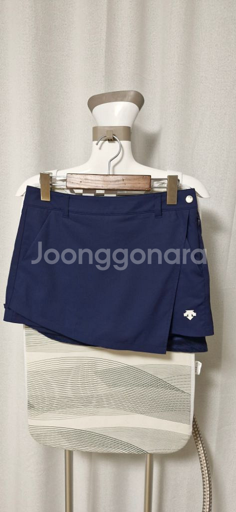 데상트 네이비 골프 스커트 64--0