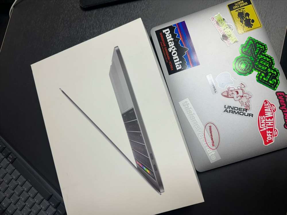 맥북프로 2018 i7 터치바 13인치 이미지