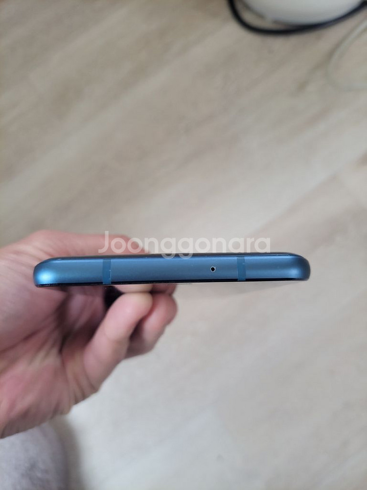 LG Q8 스마트폰--1