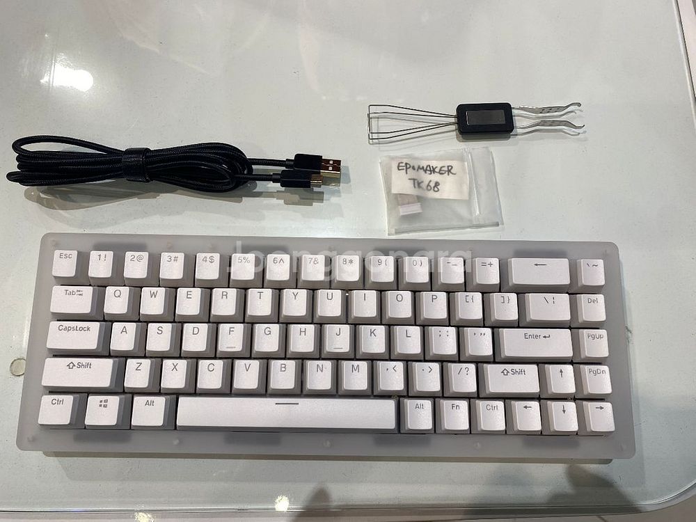 EPOMAKER TK68 아크릴 유무선 기계식 키보드--2