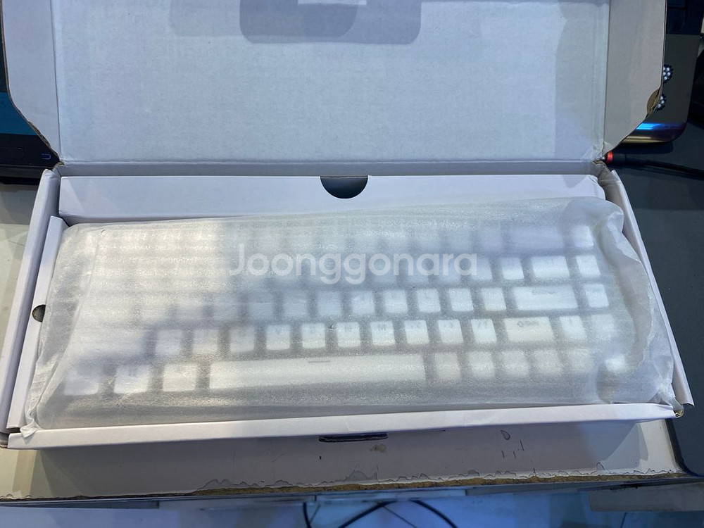 EPOMAKER TK68 아크릴 유무선 기계식 키보드--4