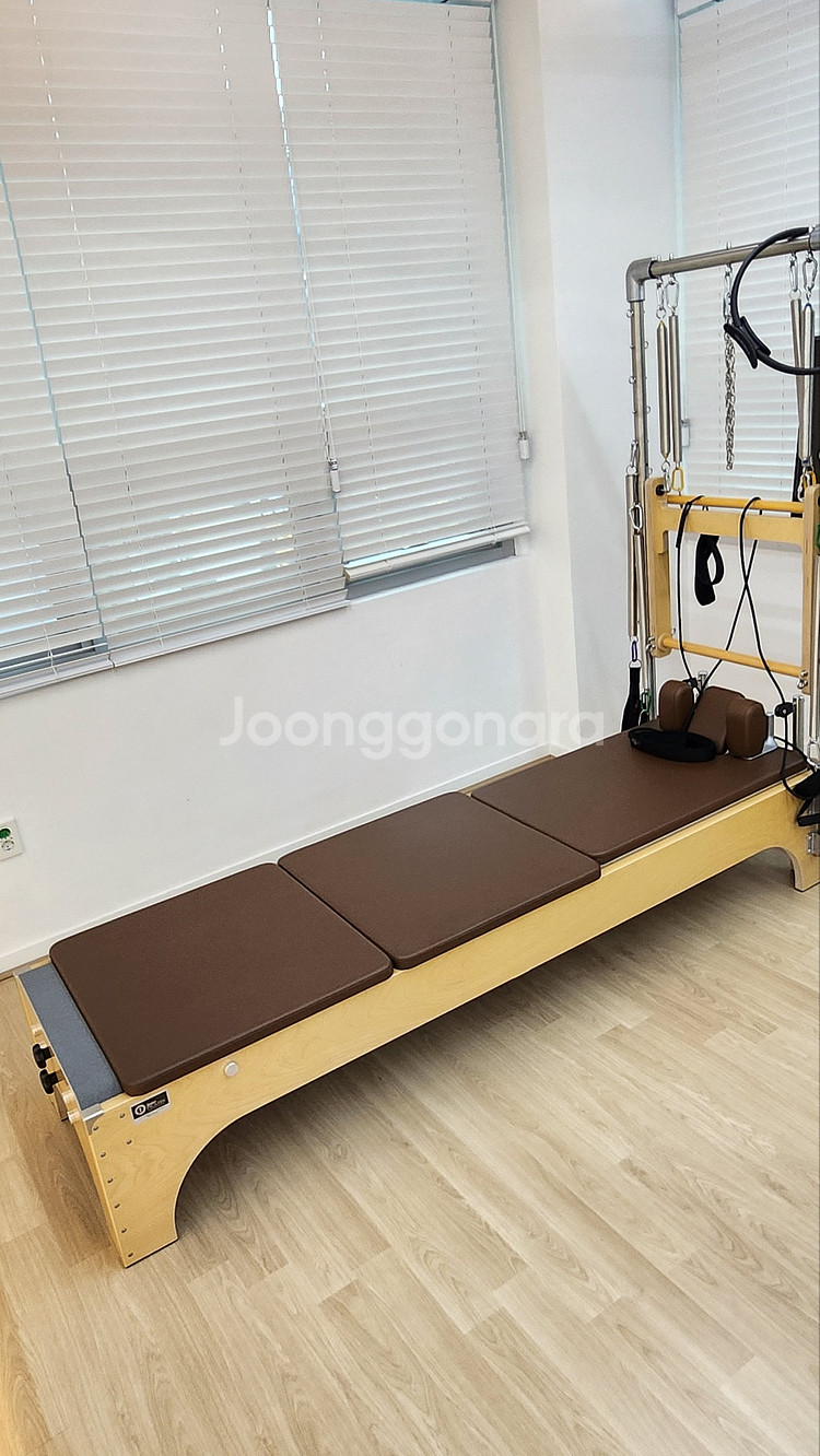 인투 필라테스 콤비 리포머 (총 4대 있어요)--2
