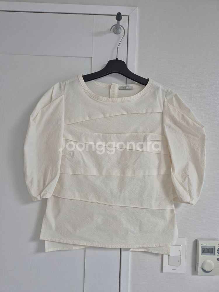 [새상품급] 한섬 래티 블라우스 55사이즈--0