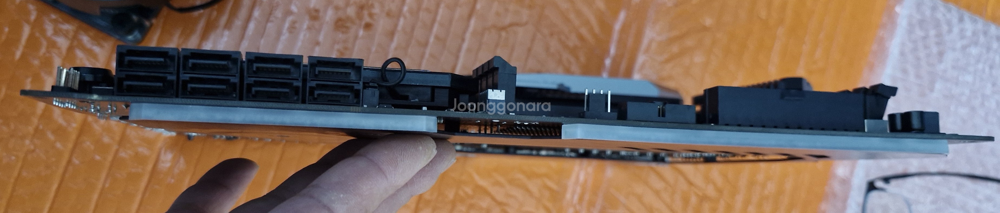 Asrock X570 Taichi--2