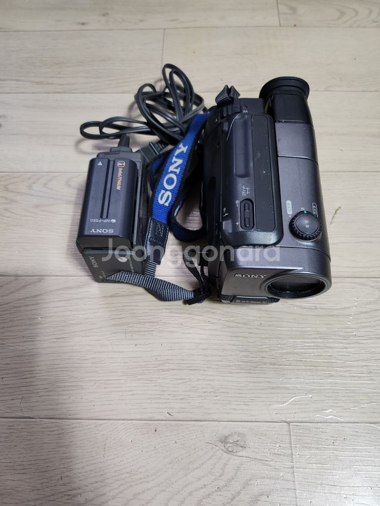 소니 캠코더 CCD-TR3 정상작동합니다--1