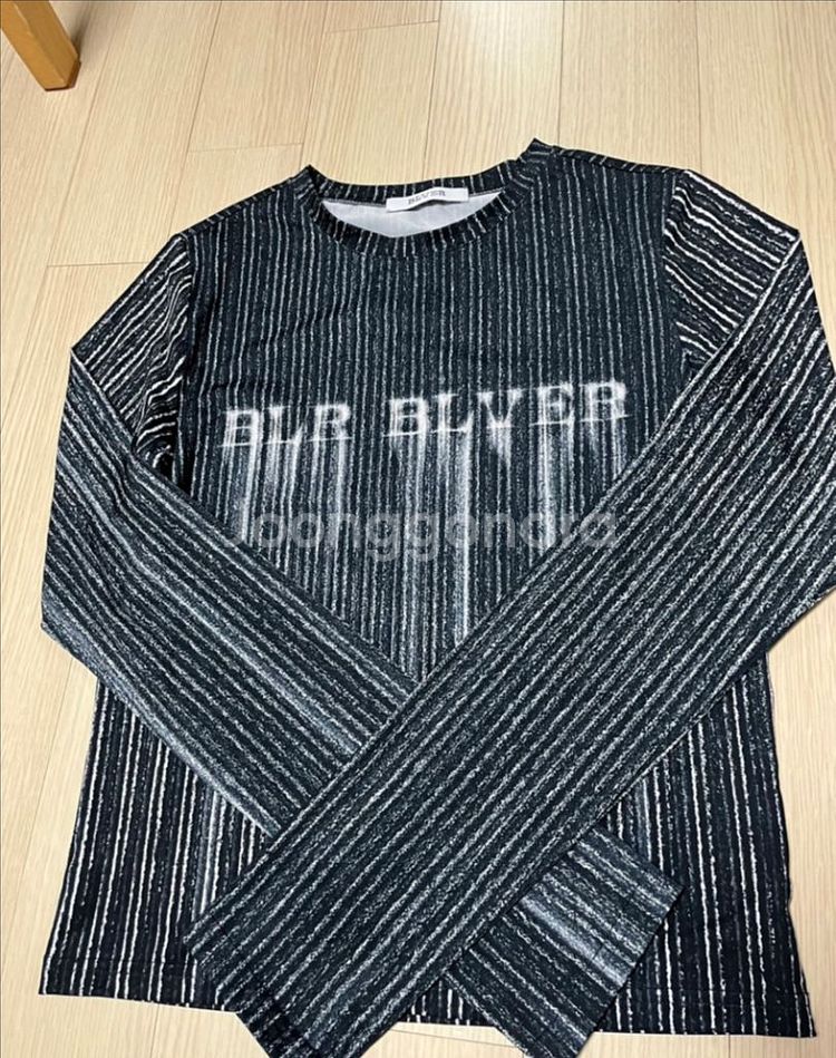 (미착용) 비엘알 BLR PRINTED TOP--1