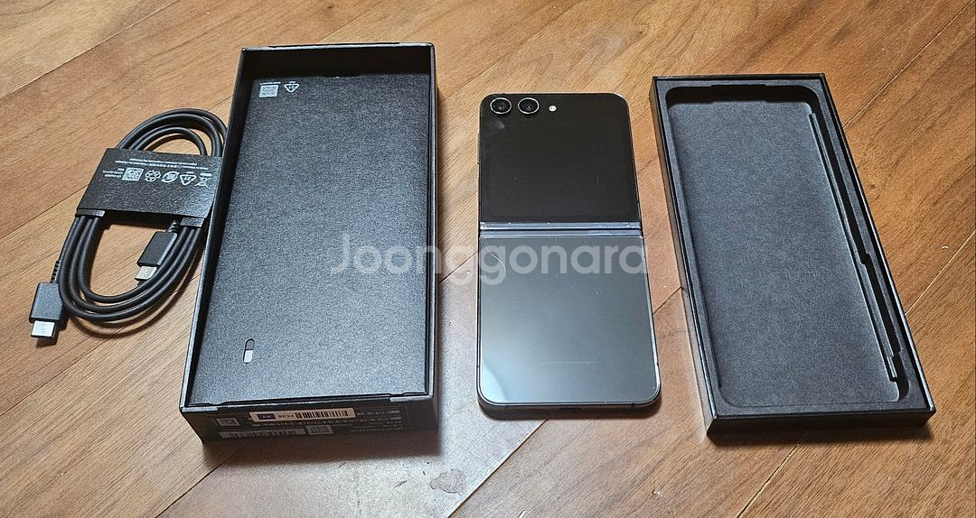 - 갤럭시 플립5 256Gb 검정색 풀박스--0