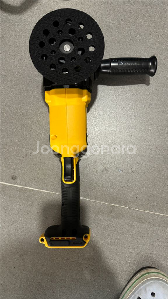 디월트 광택기 폴리셔 베어툴만 팝니다 DCM848--0