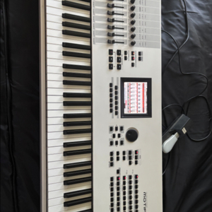 Yamaha motif xf8 white 신디사이저