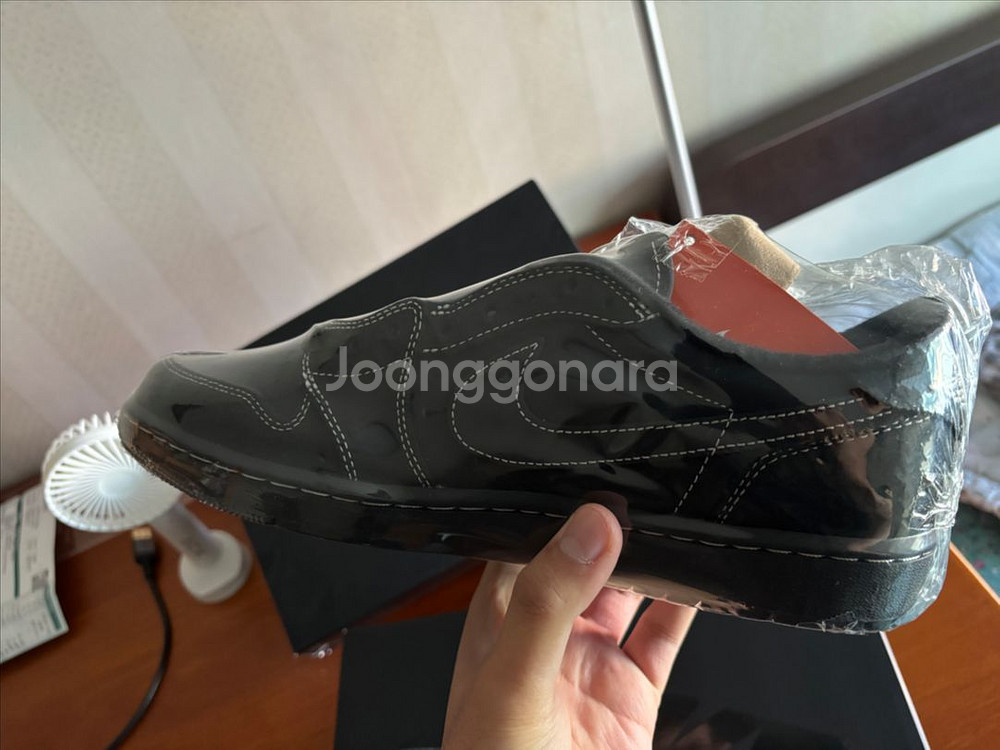 [새상품] 조던1 트레비스 스캇 블랙 팬텀 275--2