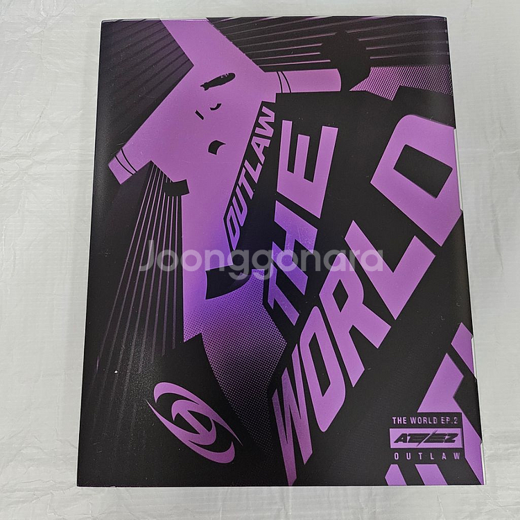 에이티즈 미니 9 더월드ㅡ아웃로우 판매합니다--2