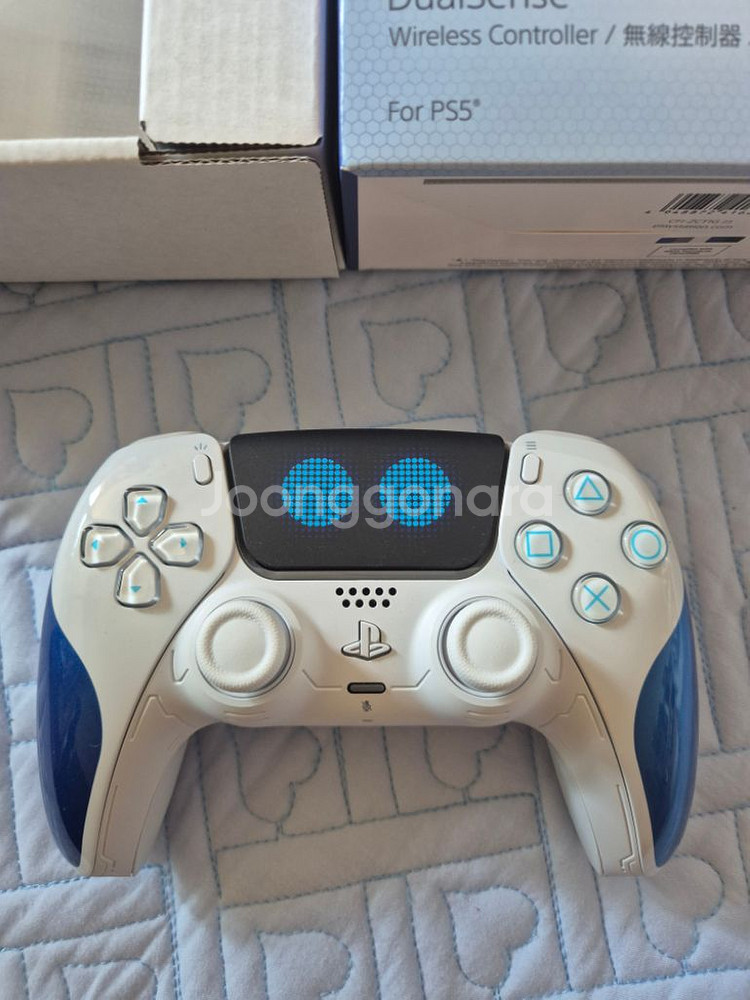 PS5 패드 아스트로봇 스페셜 에디션 팝니다.--2