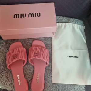 미우미우 슬리퍼 40판매합니다