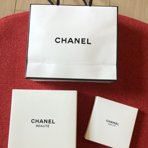 샤넬 뷰티 기프트 손거울과 미니 파우치 새상품