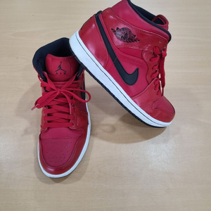 나이키 조던1 미드 짐레드 260 (무료배송)