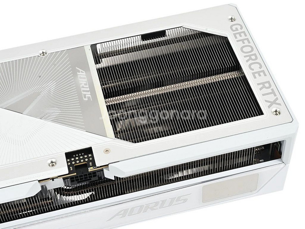 GIGABYTE 어로스 마스터 ICE RTX 5080--3