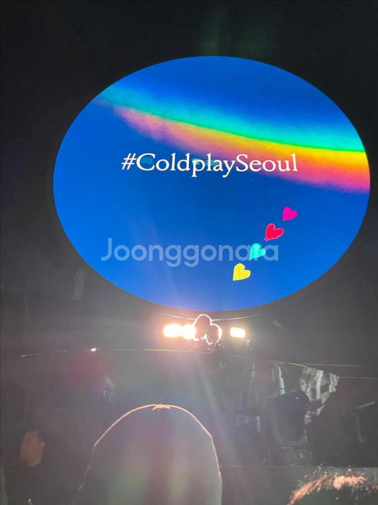 콜드플레이 콘서트 한자리 삽니다--0