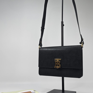 버버리 스몰 모노그램 모피프 레더 크로스백