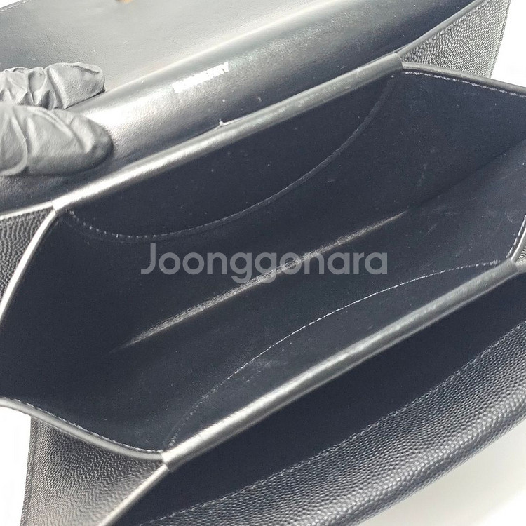 버버리 스몰 모노그램 모피프 레더 크로스백--8