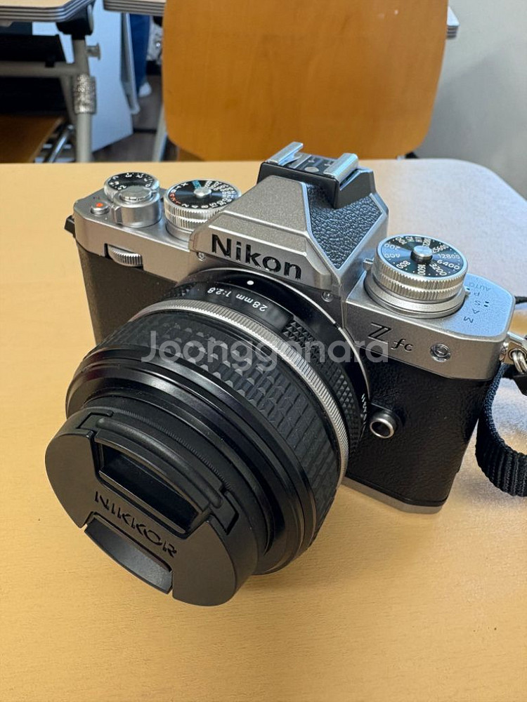 니콘 zfc 28mm f2.8--0