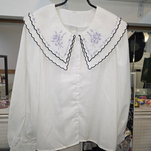 세일 자수 이중카라남방 블라우스