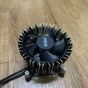인텔 Laminar RH1 CPU 쿨러