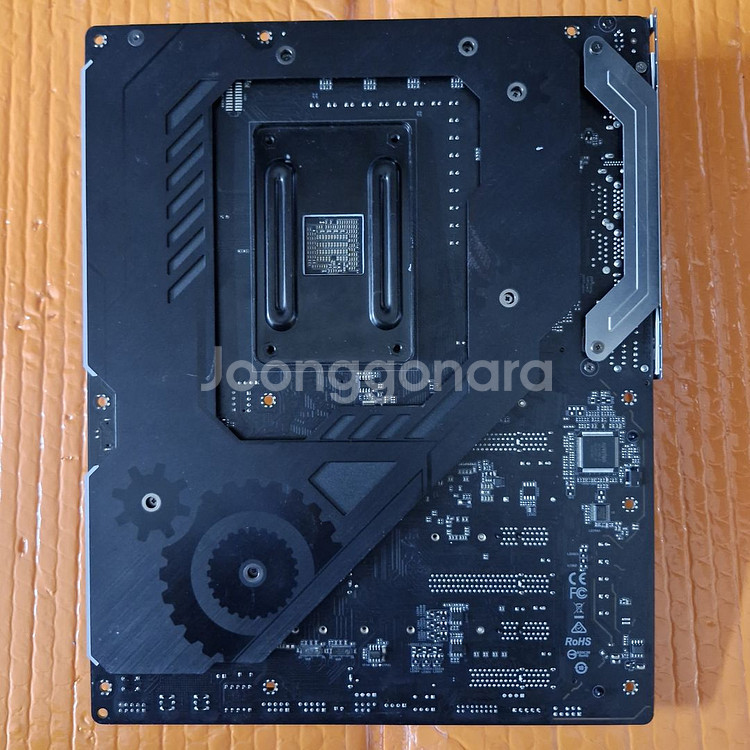 Asrock X570 Taichi--2