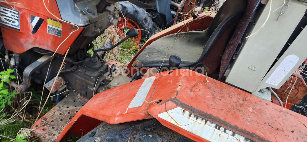 (판매완료) 엔진이상 대동 26마력 트랙터 수리용 부품--2