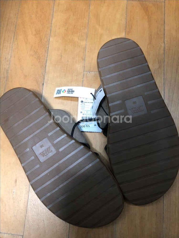 자라 소가죽 스웨이드 스필릿 크로스 샌들 255--4