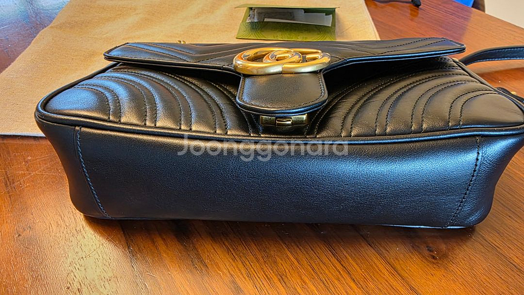 구찌 마틀라세 스몰 플랩백--1