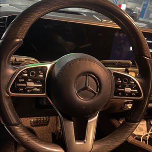gls 400d 22년식 핸들