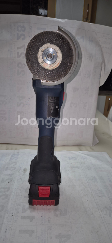 보쉬 충전그라인더GWS 18V -100C 배터리포함--1