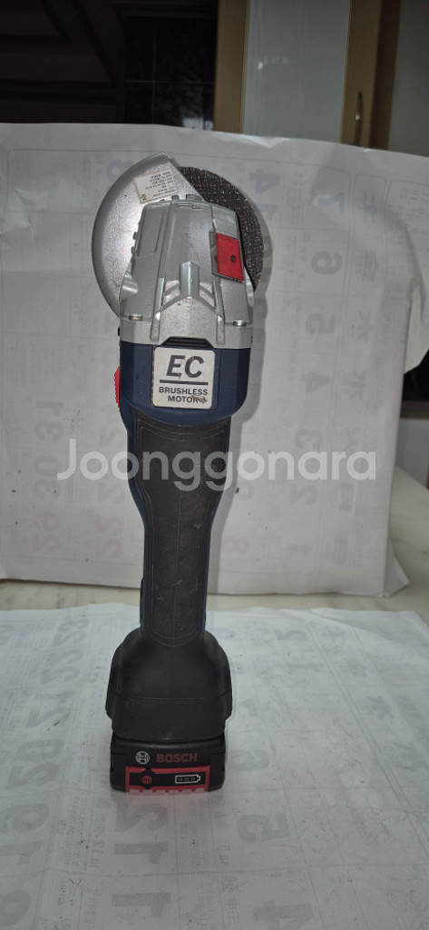 보쉬 충전그라인더GWS 18V -100C 배터리포함--3