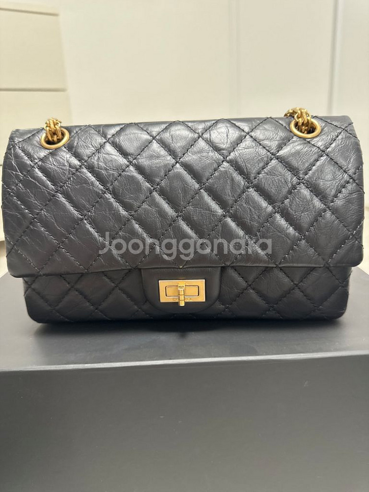 샤넬빈티지2.55미듐 판매합니다--0