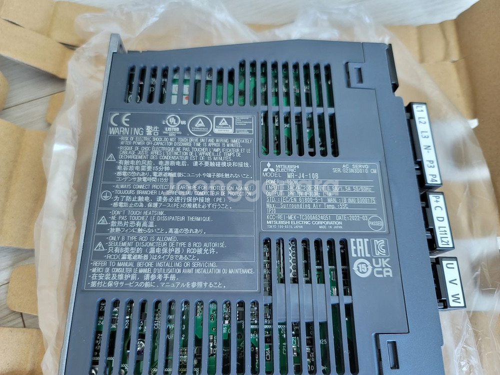 MR-J4-10B 1개, MR-J4-20B 2개--1