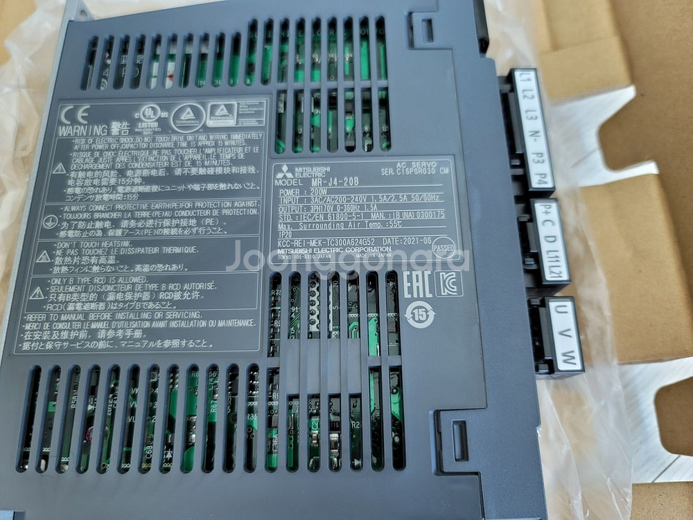 MR-J4-10B 1개, MR-J4-20B 2개--0