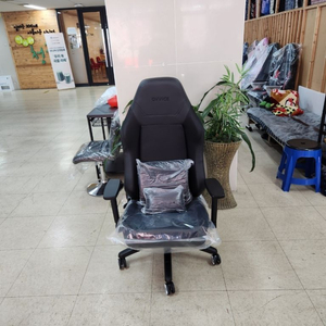 제닉스 게이밍 의자