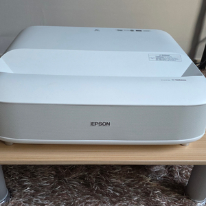 EPSON EH-LS650W 초단초점 4K 프로젝터