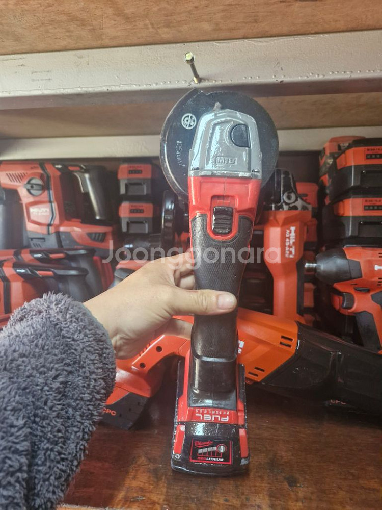 밀워키충전그라인더 M18 FSAG 100X 5인치--1