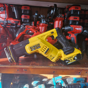 디월트충전컷쏘 DCS387 숏타입 신형