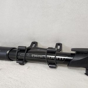 블랙번 MTN AIR 휴대용펌프 자전거 장착