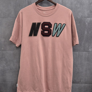 NIKE NSW 반팔티 105