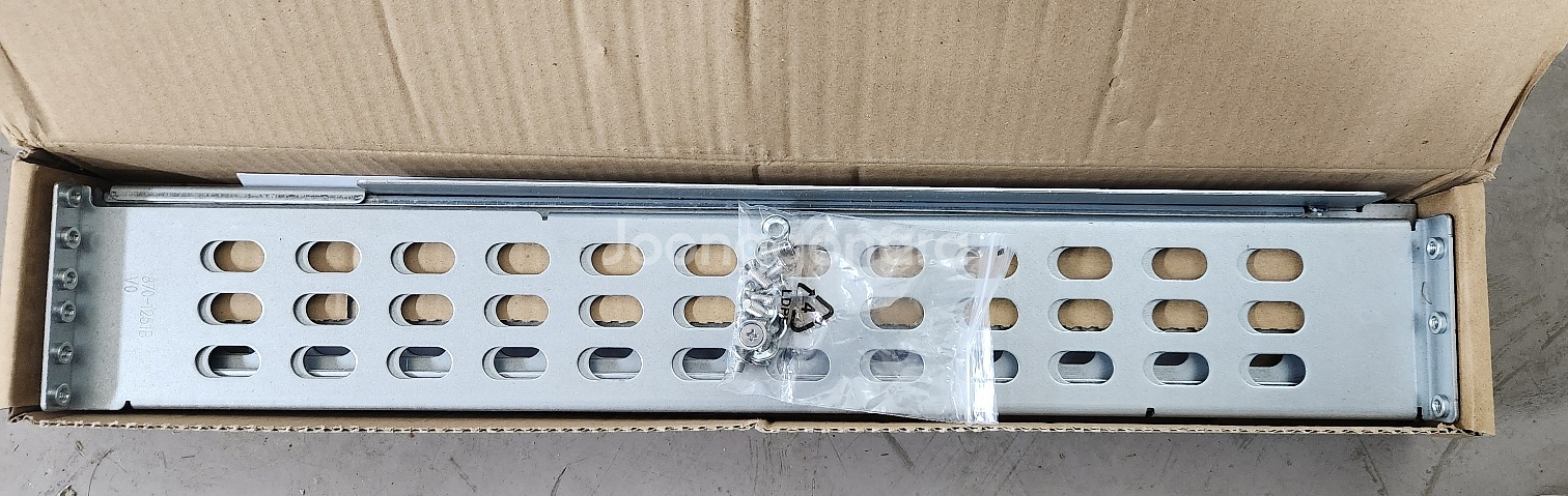 APC Smart-UPS 2U Rail Kit--1