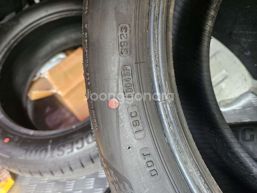 브릿지스톤 225-55-18 임판타이어4본--3